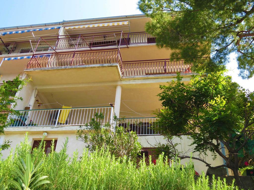 Apartments Pino Brela Exterior photo